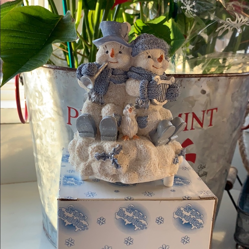 Snow Buddies Musical Holiday gift